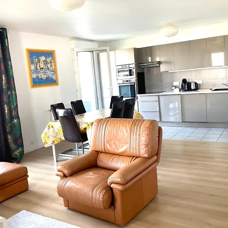 90m2, 3 Chambres, 6 Personnes, Proche Paris Apartment Asnieres-sur-Seine